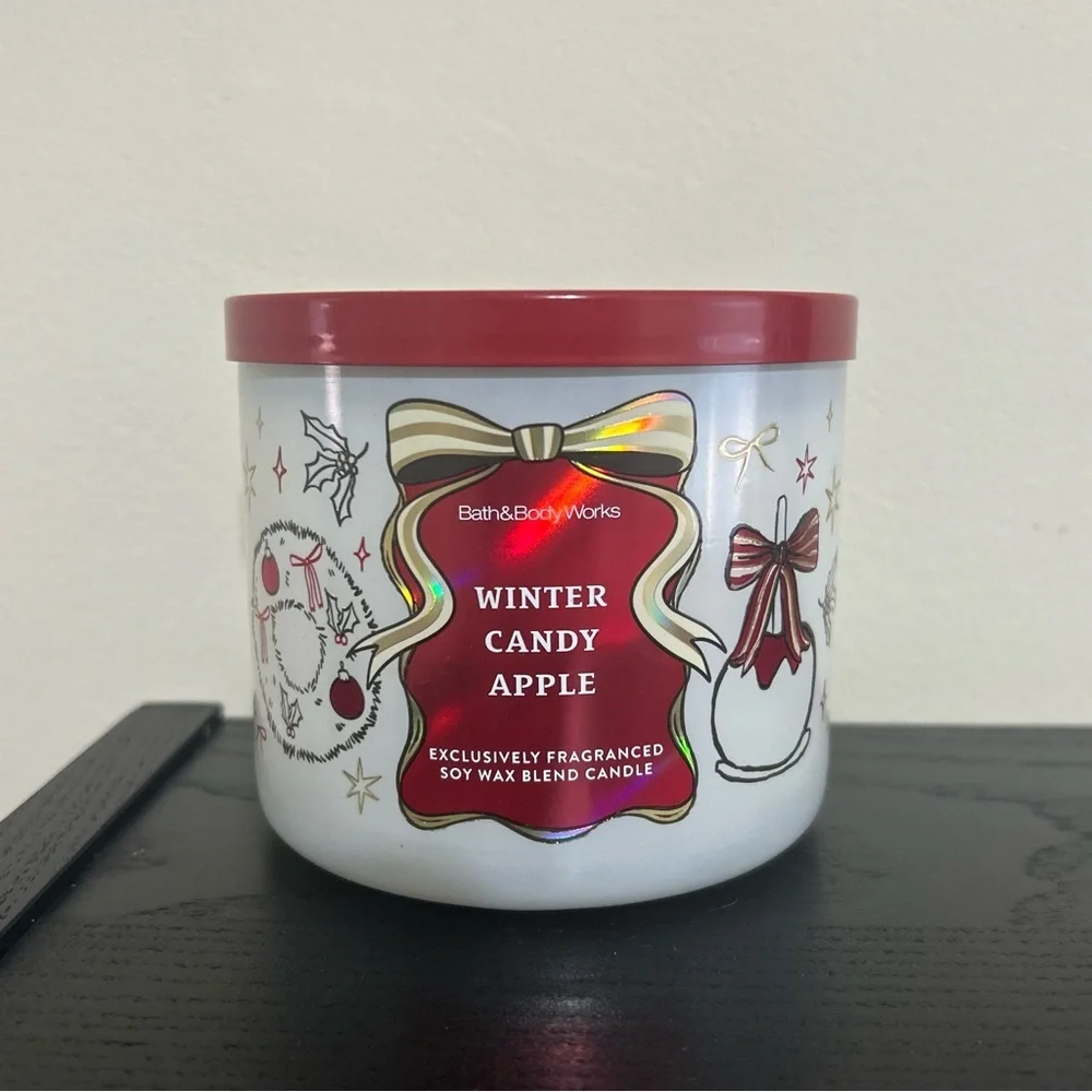 Bath & Body Works Winter Candy Apple 3 Wick Candle - Picture 2 of 2